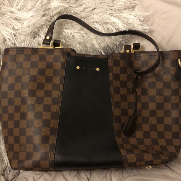 Handbags - Checkered bag.